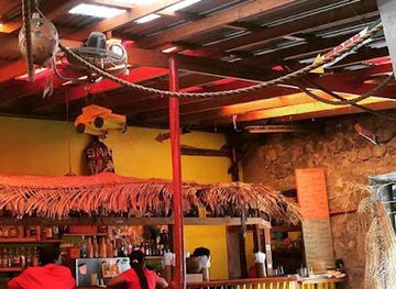 dominica/emerald-pool/nightclub/ruins-rock-cafe