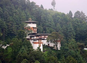bhutan/trongsa/nightclub/trongsa