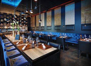 Esquire Bar.Bistro