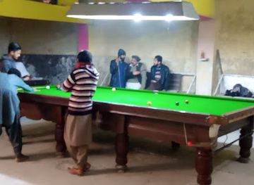 pakistan/islamabad/nightclub/hassan-shah-snooker-club