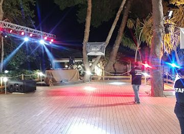 italy/palermo/mondello/nightclub/villa-partanna