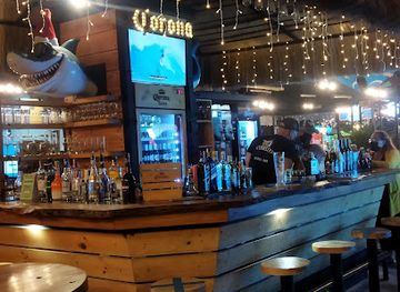 ecuador/salinas/nightclub/locals-point