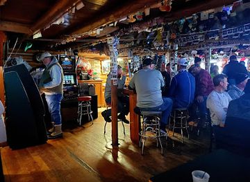 montana/yellowstone-national-park/nightclub/happy-hour-bar-grill