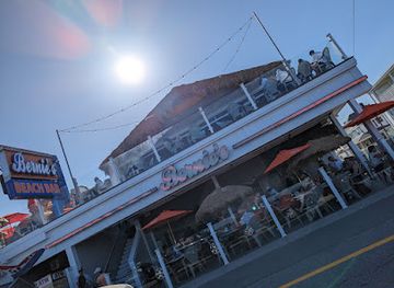 new-hampshire/seacoast-region/nightclub/bernie-s-beach-bar