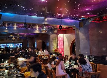 ShiShi Nightclub & Izakaya Lounge