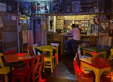 colombia/cocora-valley/nightclub/donde-mi-apa-fonda