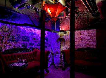 wisconsin/lake-geneva/nightclub/the-speakeasy-bar-at-maxwell