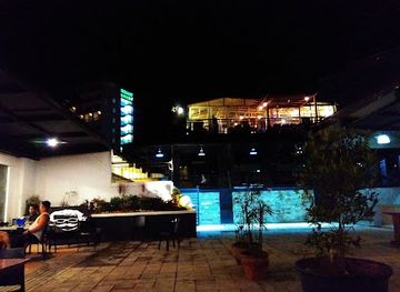 philippines/taal-volcano/nightclub/papa-doms-bar-and-restaurant-tagaytay