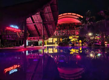 costa-rica/arenal-volcano-area/nightclub/bar-patron-costa-rica