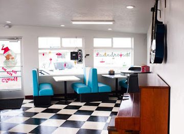 utah/blanding/nightclub/patio-diner