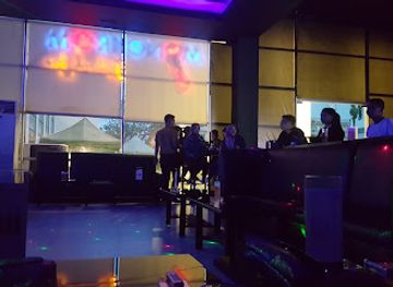 indonesia/west-kalimantan/nightclub/monokrom-music-lounge