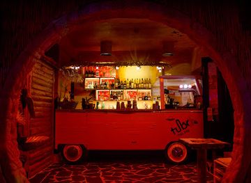 portugal/ericeira/nightclub/tubo-tiki-bar
