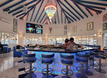 Topper's Restaurant & Bar