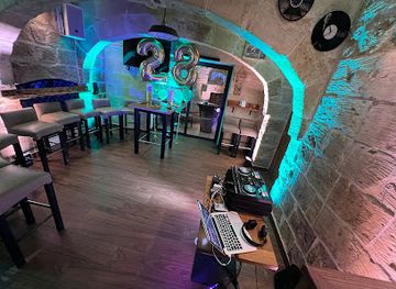 malta/mqabba/nightclub/dos-avos