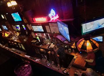 wisconsin/la-crosse/nightclub/the-helm-bar