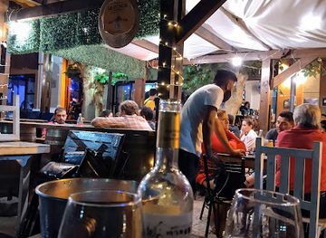 argentina/cafayate/nightclub/ampi