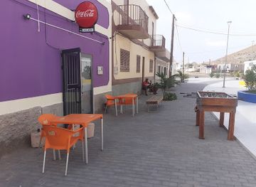 cabo-verde/praia-de-santa-monica/nightclub/bar-mercearia-santo-antonio