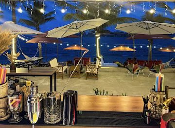 vietnam/ha-long/tuan-chau-island/nightclub/tiki-bar-at-tuan-chau-island