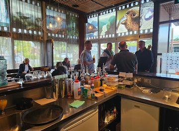 new-zealand/milford-sound/nightclub/black-dog-bar