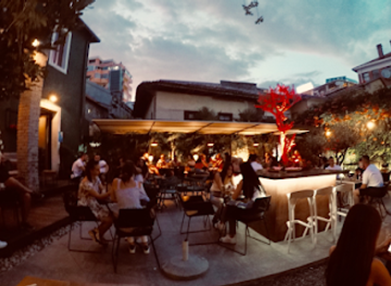 albania/shkodra-highlands/nightclub/minimal