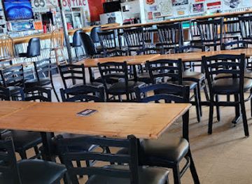 kansas/hutchinson/nightclub/silver-dollar