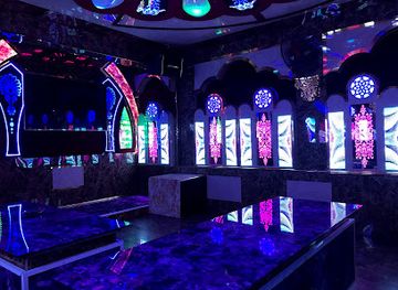 vietnam/dalat/valley-of-love/nightclub/karaoke-linh