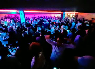Club Tropics