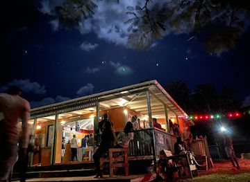 antigua-and-barbuda/great-bird-island/nightclub/garrot-blacks-bar-lounge