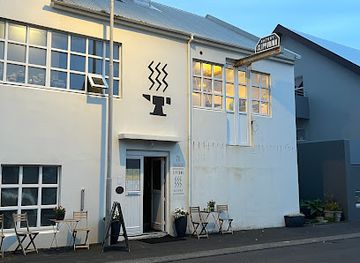 iceland/westman-islands/nightclub/slippurinn