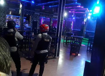 indonesia/jambi/nightclub/new-regent-lounge-jambi-black-palace