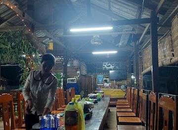 laos/attapeu-province/nightclub/quan-nhau-attapeu-01