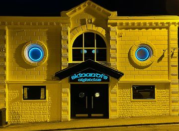 Skinandi's Nightclub