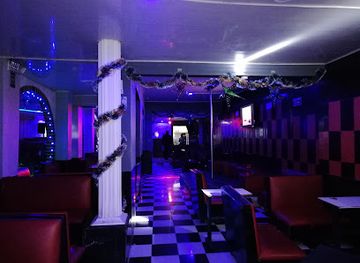 colombia/santa-marta/historic-center/nightclub/bananas-disco-show