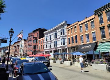 illinois/galena-historic-district/nightclub/jamie-s-wine-studio-of-galena