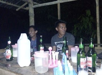 indonesia/tana-toraja/nightclub/warung-tuak-balepe-datang-senang-pulang-tenang