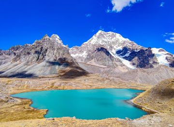 peru/ausangate-trek/nightclub/nevado-auzangate