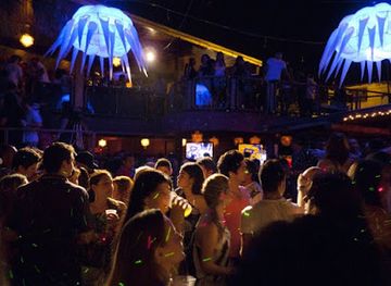 argentina/iguazu-falls-national-park/nightclub/uniq-garden-club