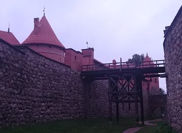 lithuania/trakai-island-castle/nightclub/salos