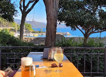 croatia/kvarner-gulf/nightclub/pub-tiffany