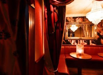 norway/oslo/sentrum/nightclub/string-showbar