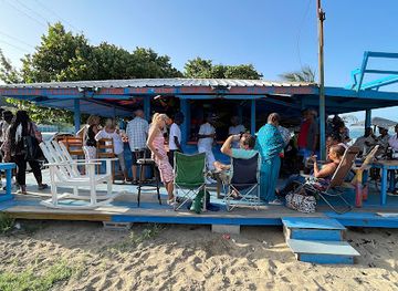 grenada/levera-beach/nightclub/the-water-club-sports-bar-the-blue-bar