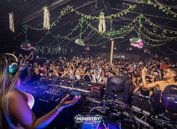 colombia/medellin/nightclub/industry-club-medellin