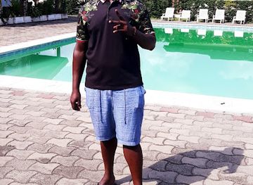 gabon/lambarene/nightclub/konoha-village