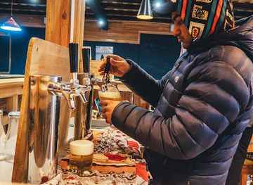 nepal/namche-bazaar/nightclub/yeti-bar