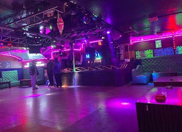 Maple Leisure, Night Club