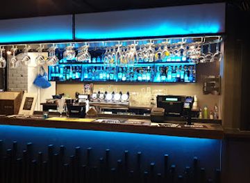 Blue Jay Lounge & Bistro