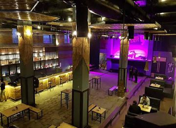 nepal/chitwan/sauraha/nightclub/lion-s-den-pub-music-bar