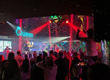 ukraine/lutsk/nightclub/queens-show