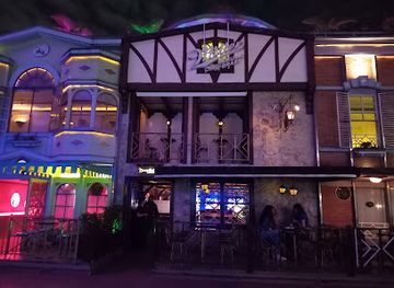 THEATRON