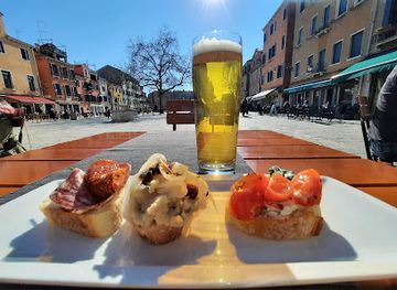 italy/venice/dorsoduro/nightclub/do-draghi